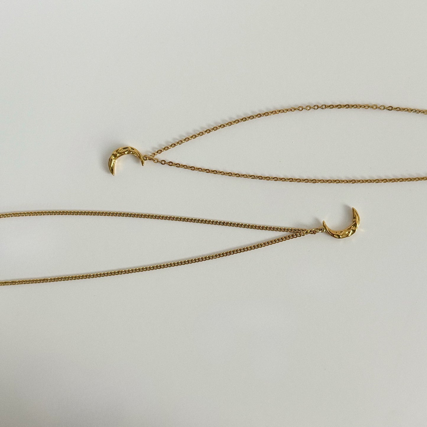 LUA NECKLACE